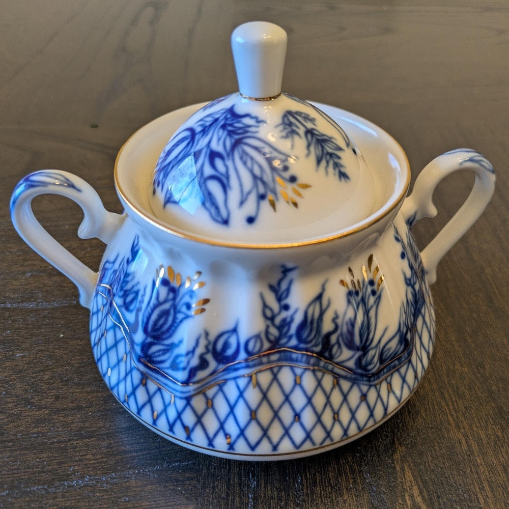 Lomonosov - Tendency Cobalt/White Porcelain Sugar Bowl with Gold - Russian